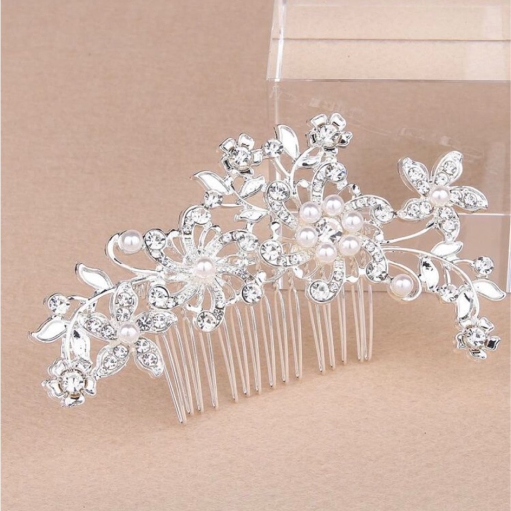 *NEW* Silver Bridal Hairpin with faux pearl & rhinestone